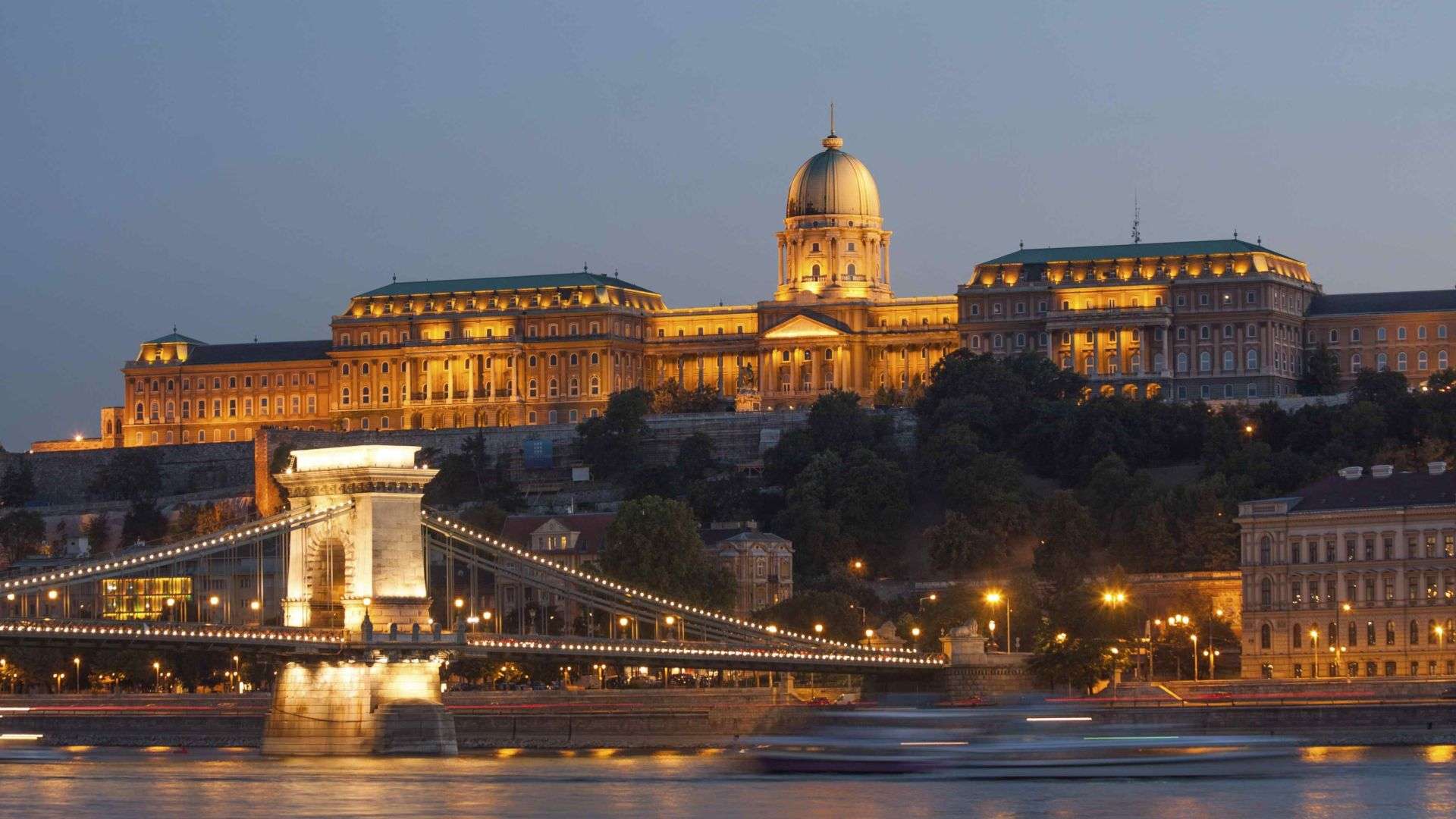 Labyrinth under the Buda Castle Hill - Budapest Cave Tour - Buda Castle