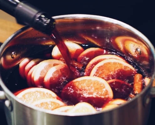 mulled wine in Budapest - pexels-jens-mahnke