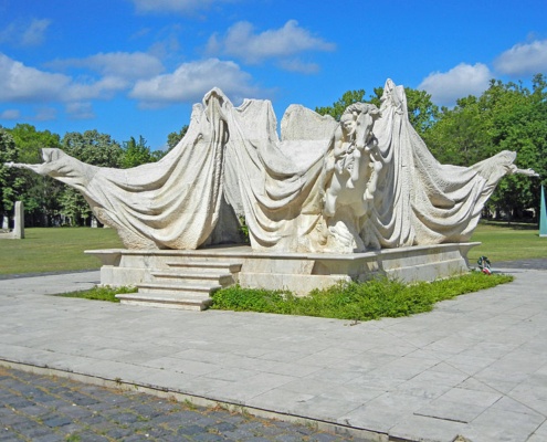 Kerepesi Cemetery_All Soul's Day in Budapest